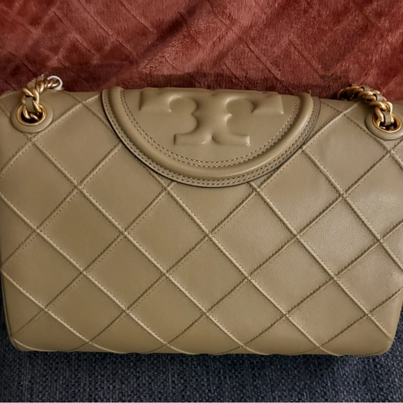 Brand New Tory Burch large Fleming Bag - Picture 2 of 6